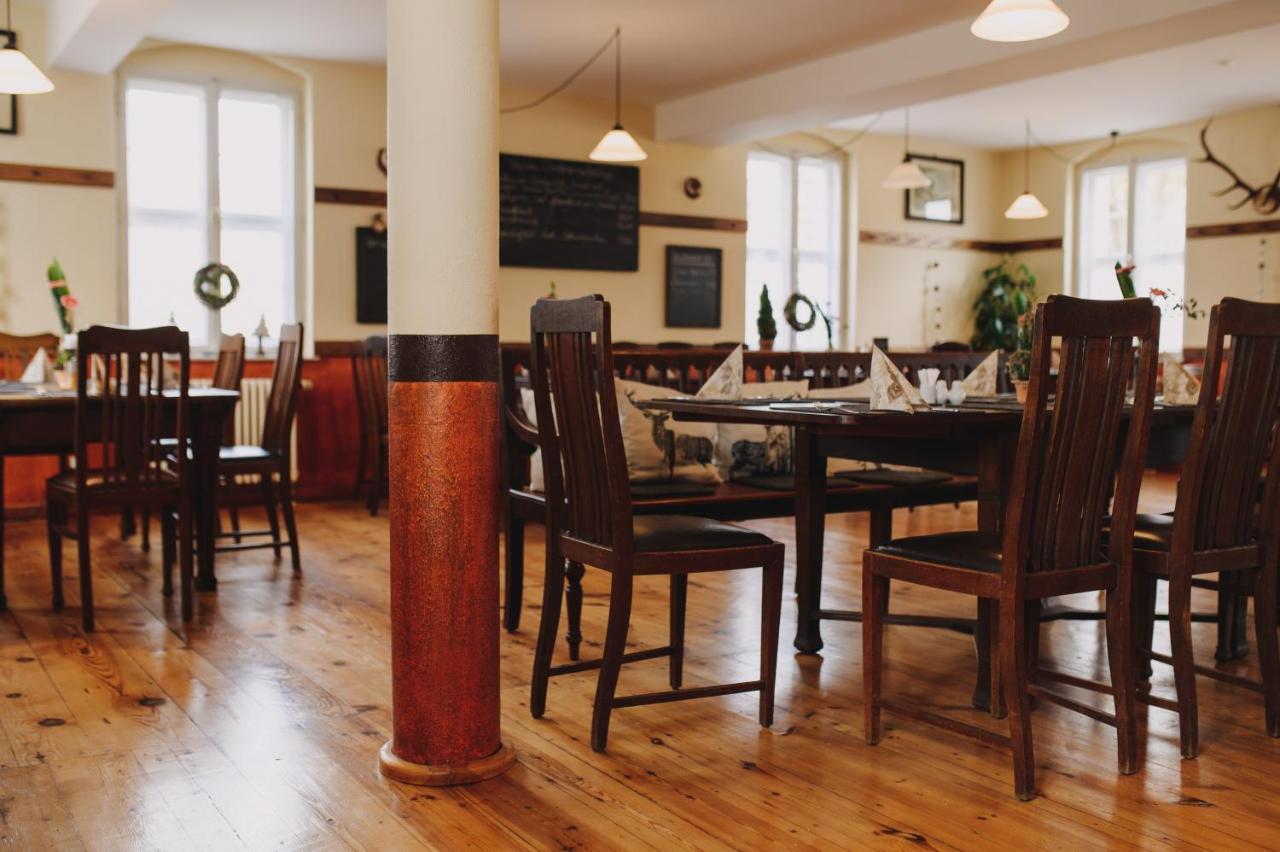 Gasthof Zum Hirsch Hotel Drehna Екстериор снимка