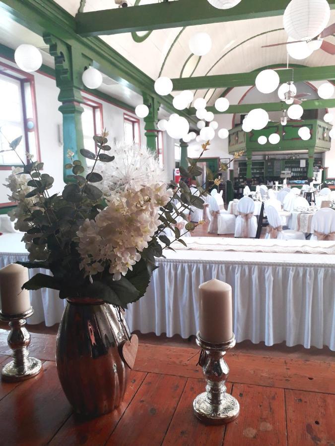 Gasthof Zum Hirsch Hotel Drehna Екстериор снимка
